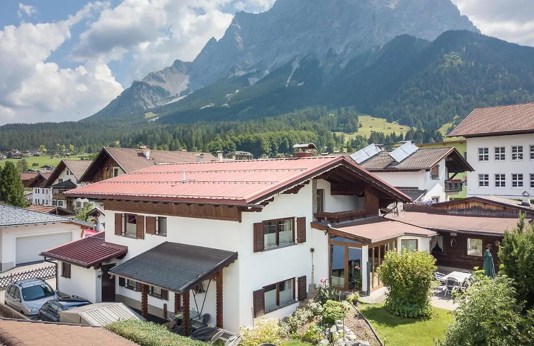 Chalet Holzerstubn-1